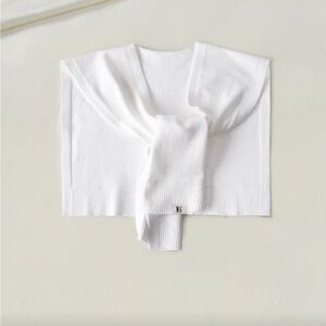 2/$15 🍓 White Knit Sweater Tie Capelet